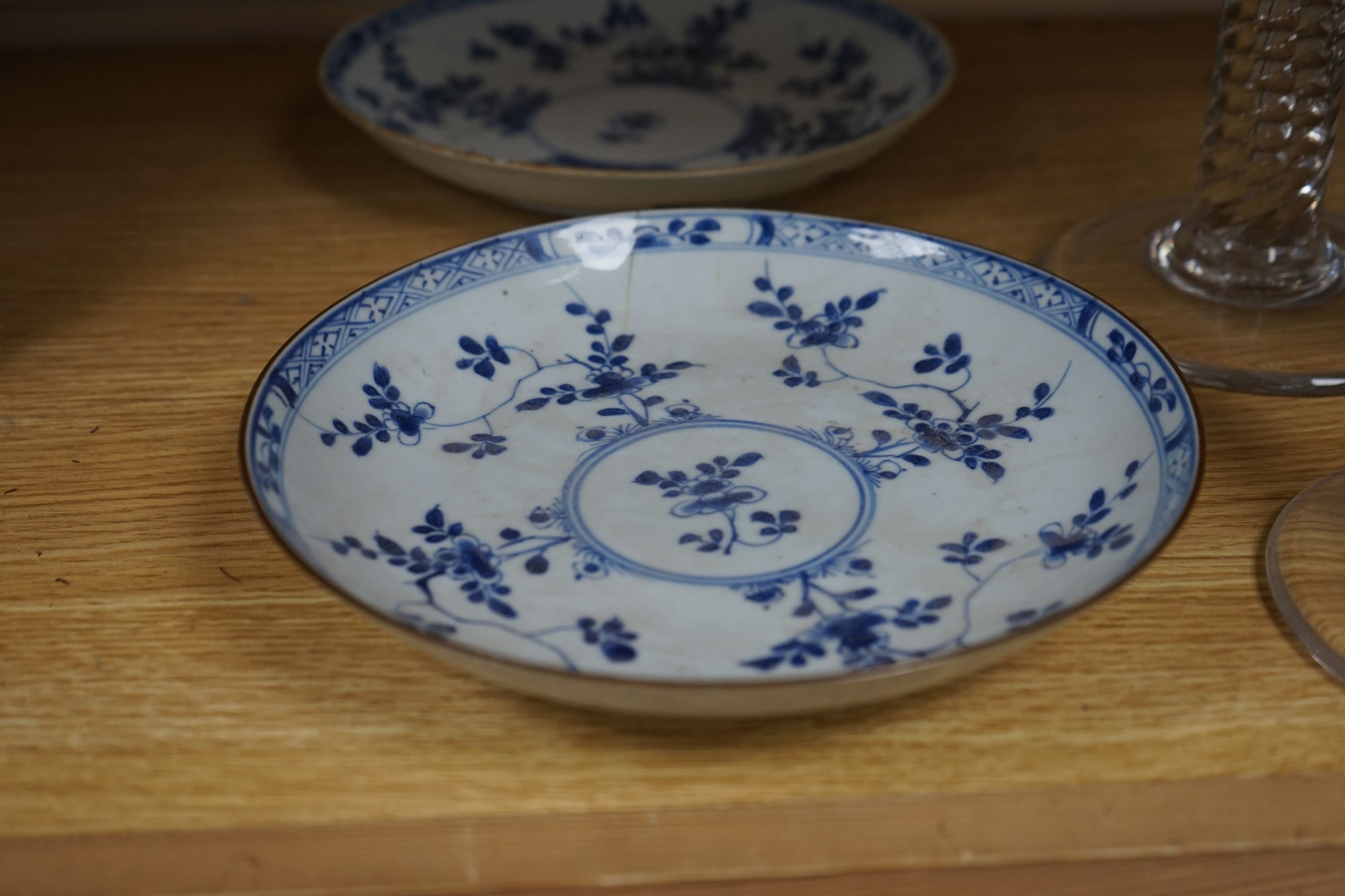 Two Chinese Kangxi blue and white dishes 22cm